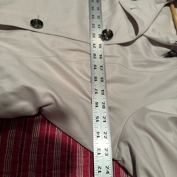 London Fog Women's Classic Tan Trench Coat - Picture 11 of 12